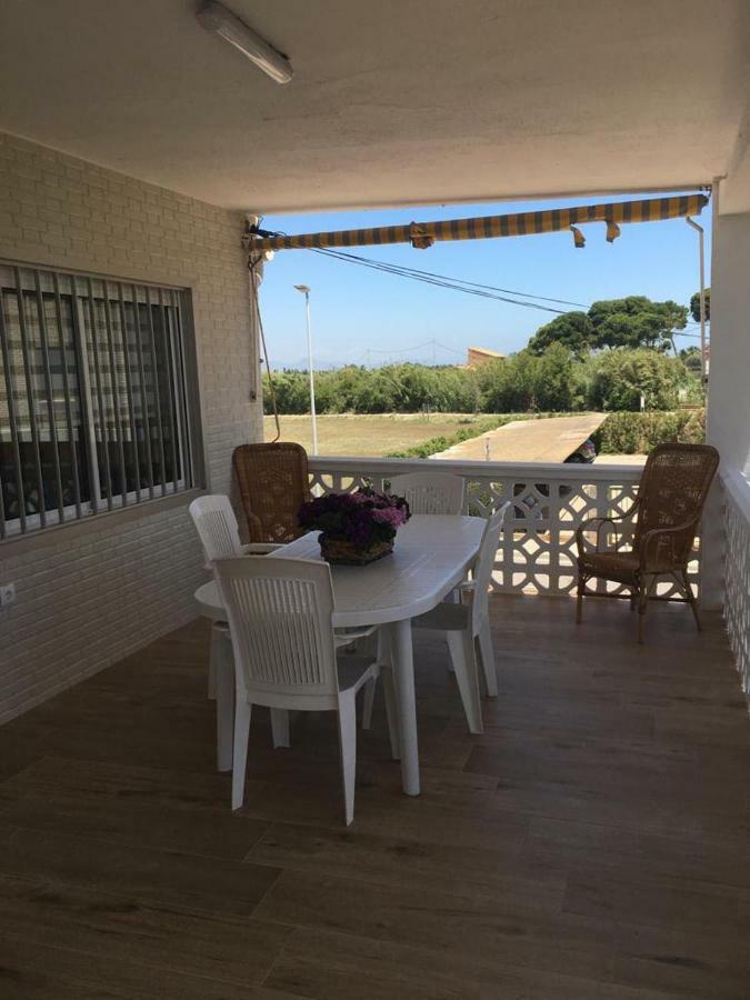 Casa Ferrada Villa บูร์เรียนา ภายนอก รูปภาพ